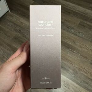 Haruharu wonder black rice hylauronic toner